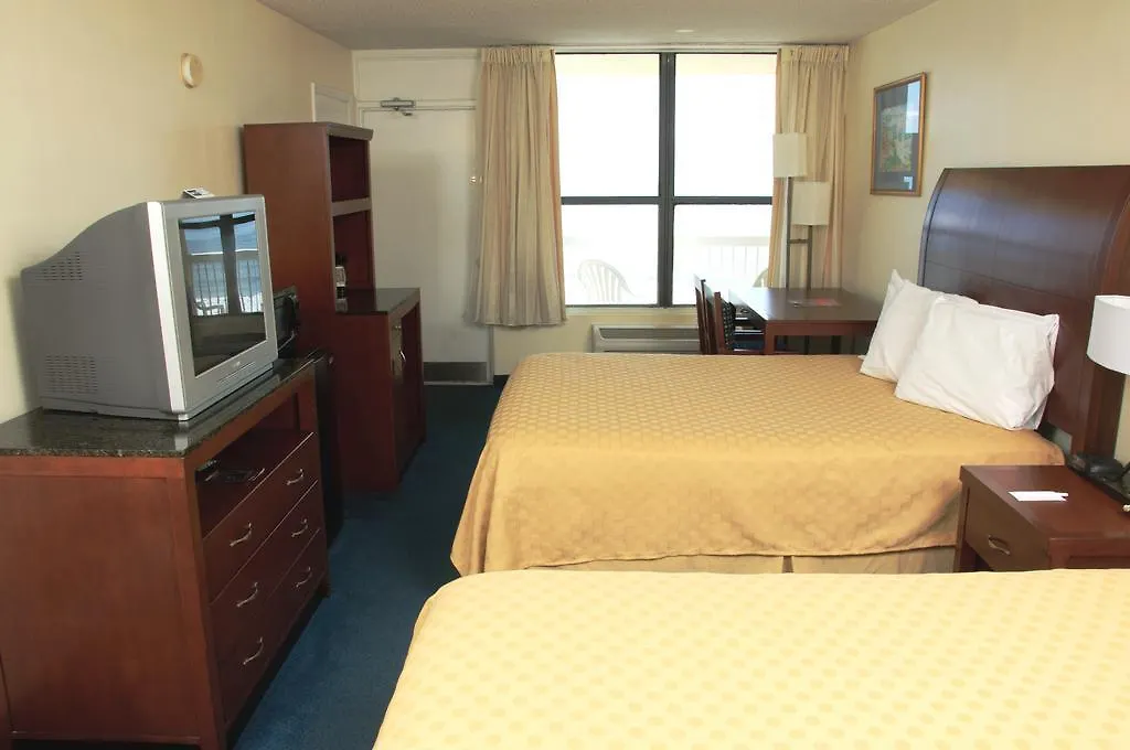 Comfort Inn & Suites Daytona Beach Oceanfront 3*,
