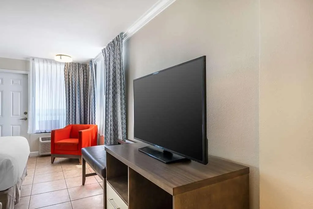 Comfort Inn & Suites Daytona Beach Oceanfront Hotel